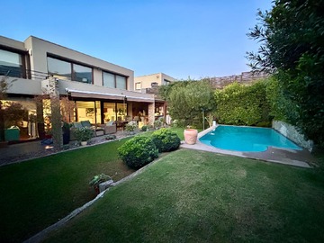 Venta / Casa / Colina