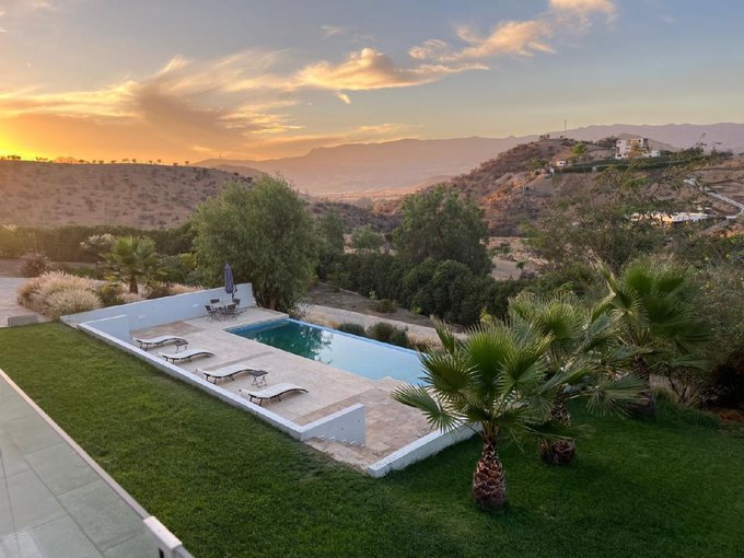 Piscina , vista desde habitación