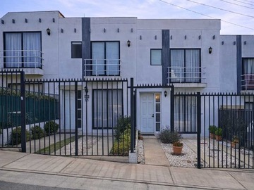 Venta / Casa / Concón