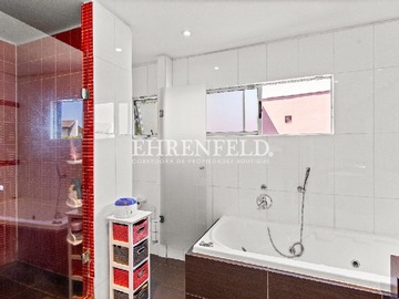 Baño suite.