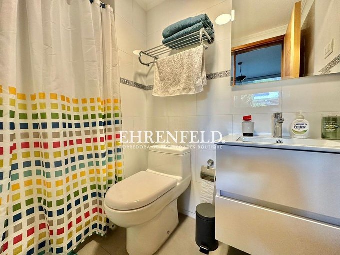 Baño suite primer piso.