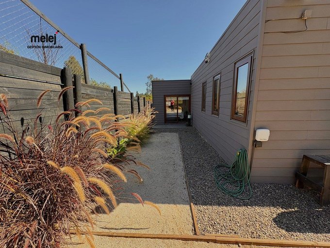 Parte trasera. Ventanal dormitorio principal