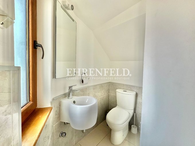 Baño de visitas.
