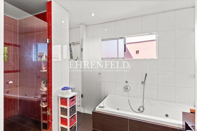 Baño suite.