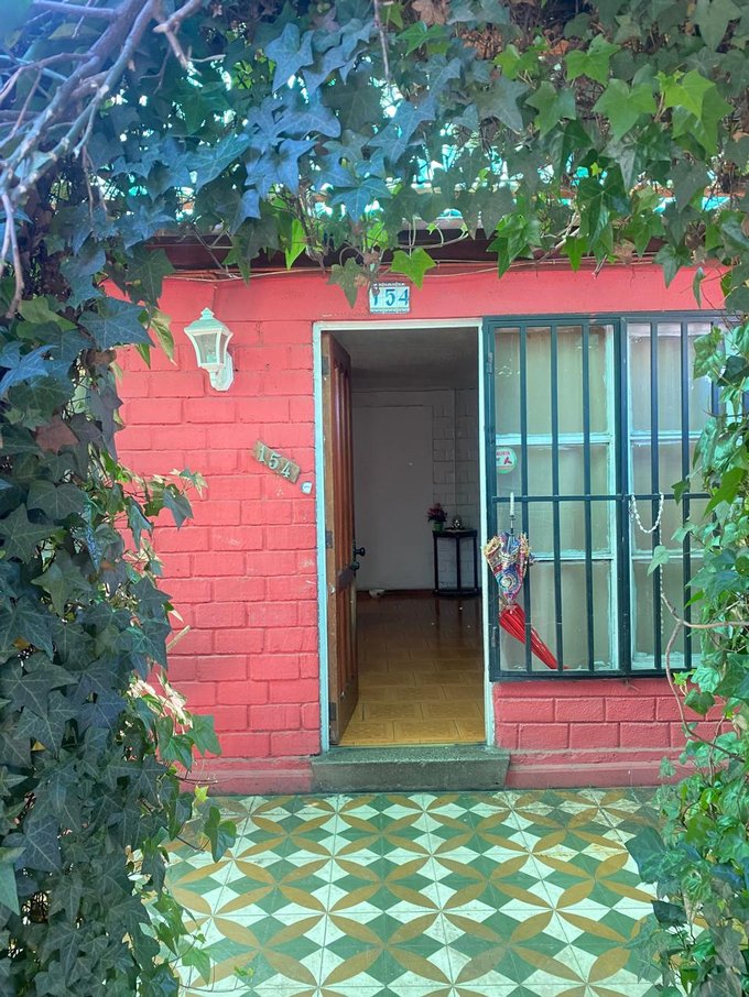 Puerta de entrada y Ventana principal