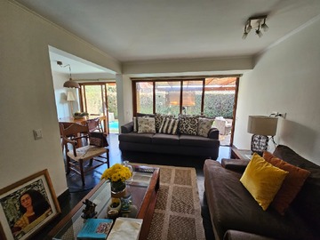 Living con linda vista al Jardín