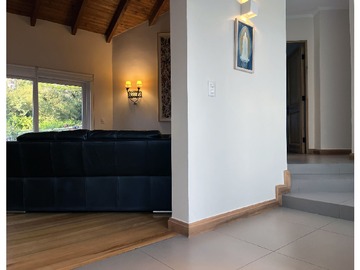 VENDO HERMOSA CASA ALTO MACUL