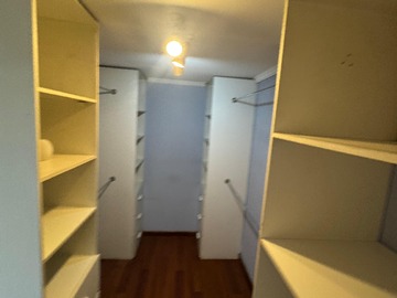 Walking Closet - 2
