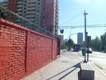 Murallón salida Avenida Colombia