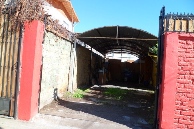 Entrada por portón