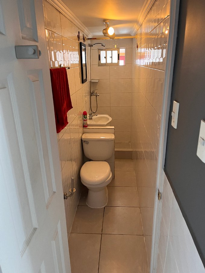 Baño de visita piso 1