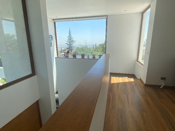 Pasillo acceso 2do piso