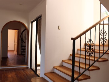 Escalera hacia 2do nivel