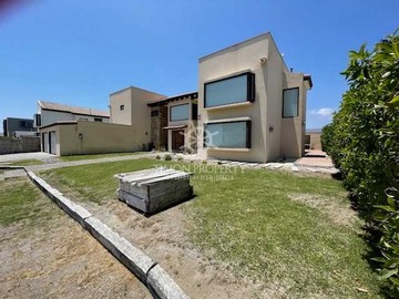 Venta / Casa / La Serena