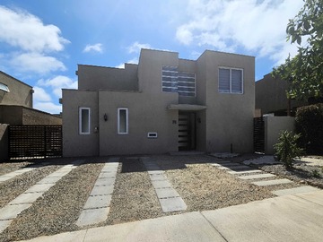 Venta / Casa / La Serena