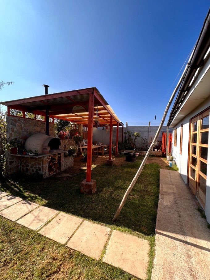 terraza con horno de barro