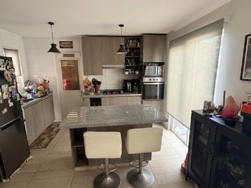 Cocina con acceso a logia 