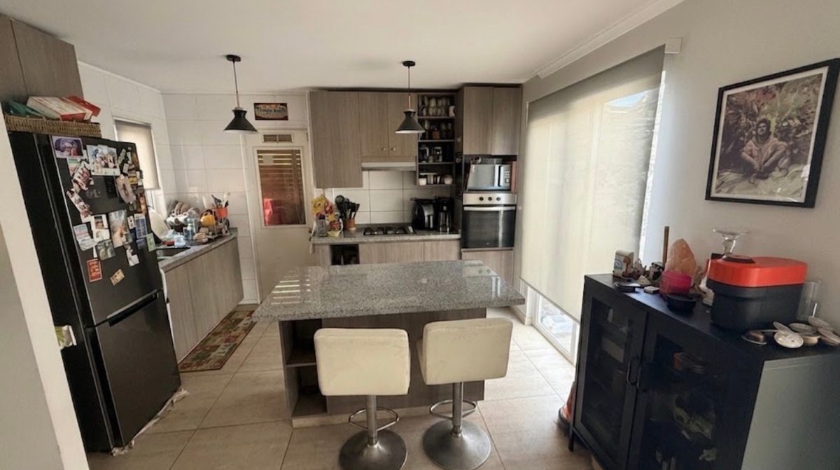 Cocina con acceso a logia 