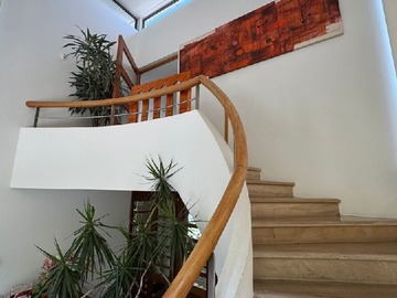 Escalera hacia 2do piso
