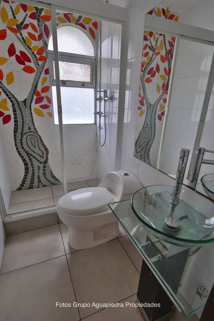 Piso 1: Baño de Visitas