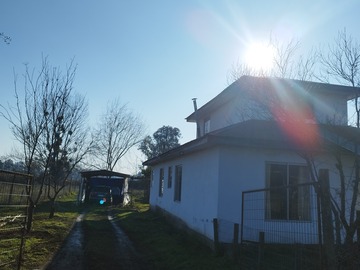 Lado izq, mas estacionamiento