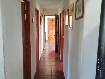 Pasillo de 5 puertas