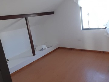 Pieza dorm superior este ó 2do living