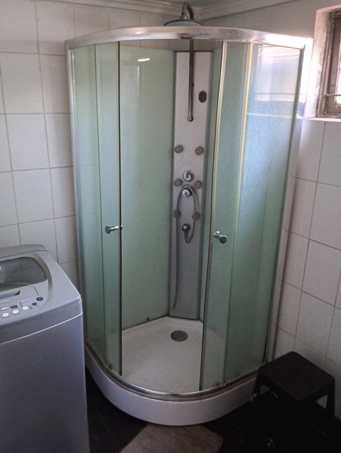 Baño - Shower y espacio lavadora