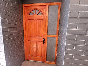 Puerta entrada vista exterior