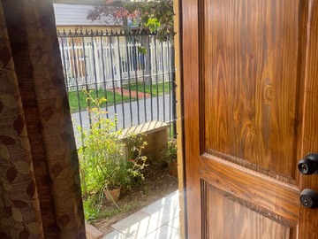 Vista antejardín desde interior