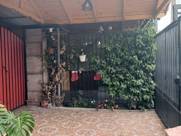 Antejardín, acceso a la casa