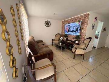 Maipú, Calle Isla Evans Image