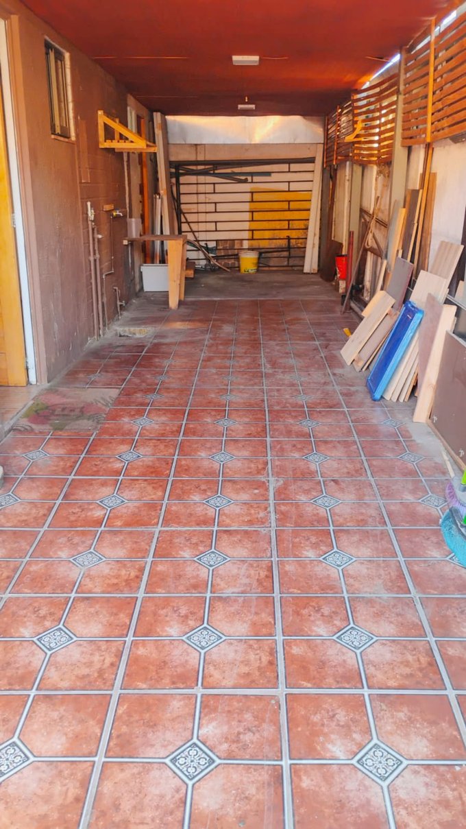 Patio con estacionamiento