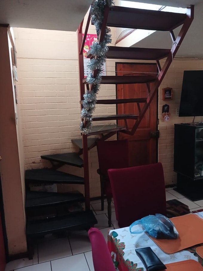 Escala al segundo piso