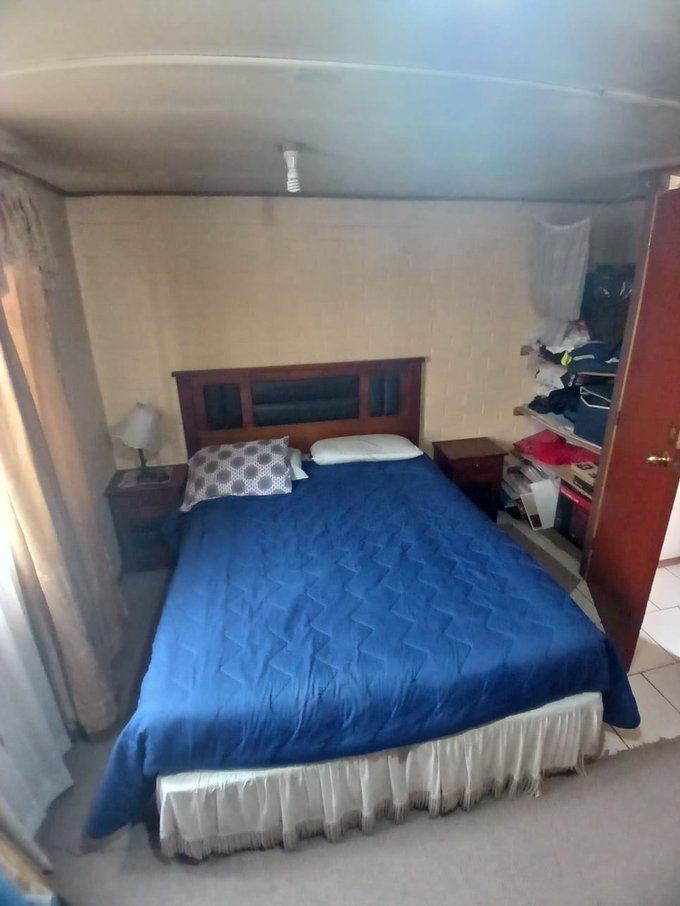 Dormitorio 1: Para cama grande y otros muebles