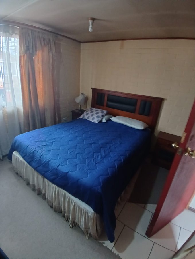 Dormitorio 1: Para cama grande y otros muebles