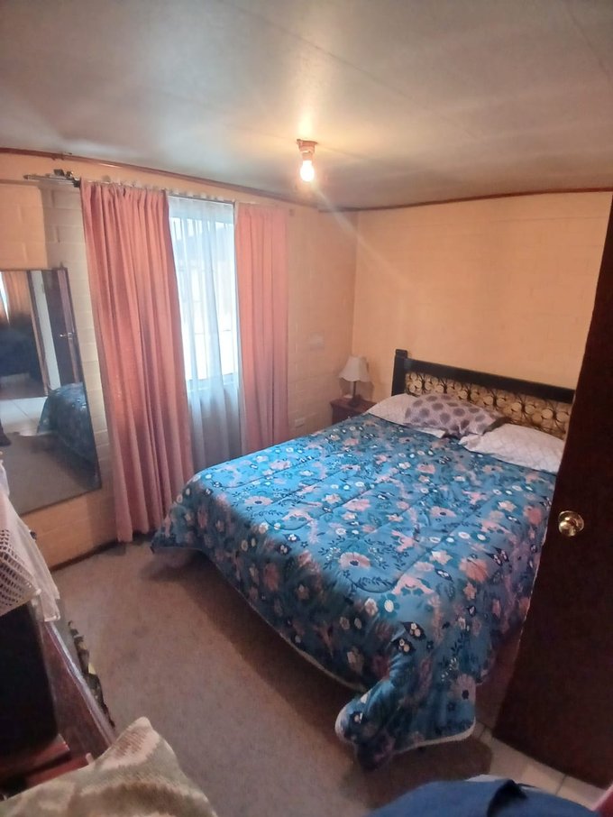 Dormitorio 2: Para cama grande y otros muebles