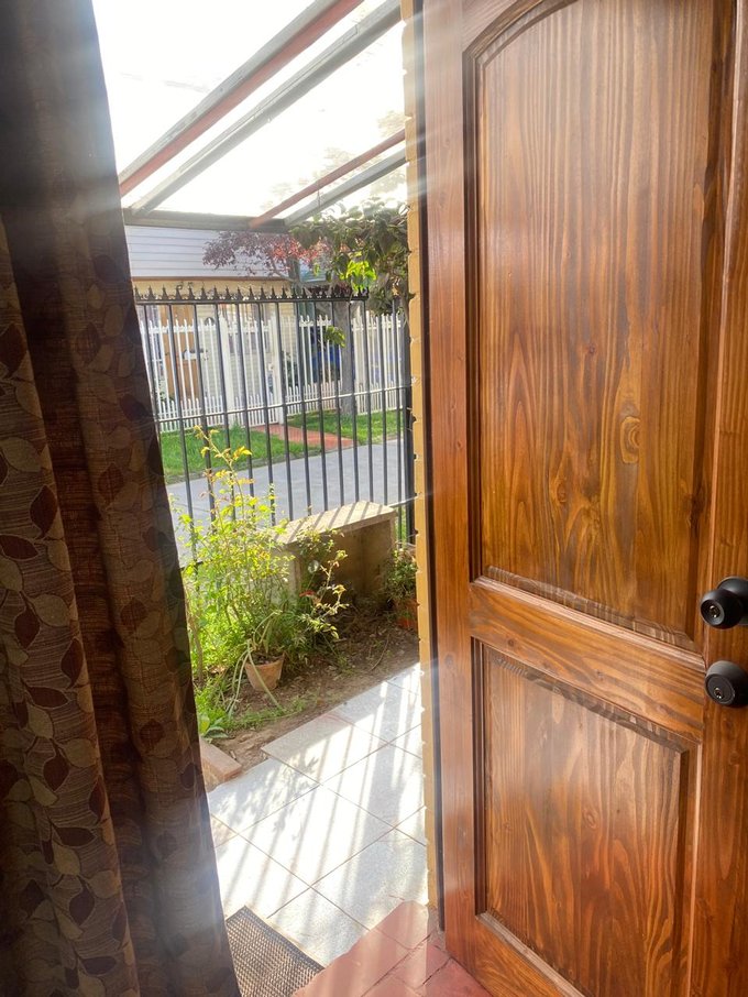 Vista antejardín desde interior