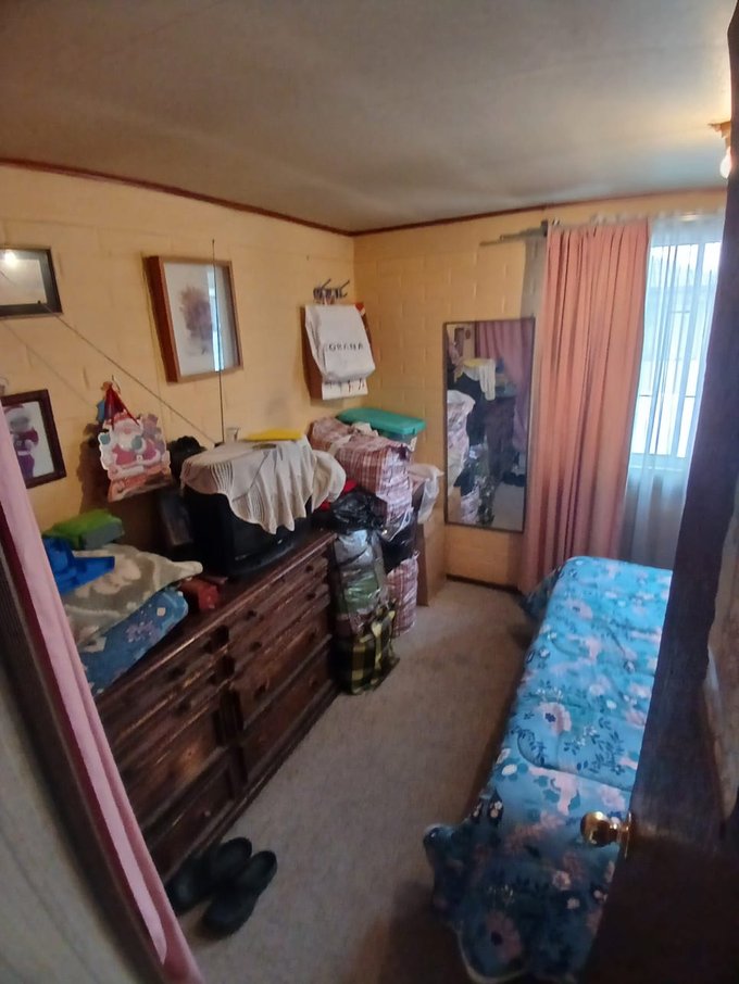 Dormitorio 2: Para cama grande y otros muebles