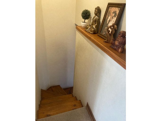 escalera, vista desde 2do nivel