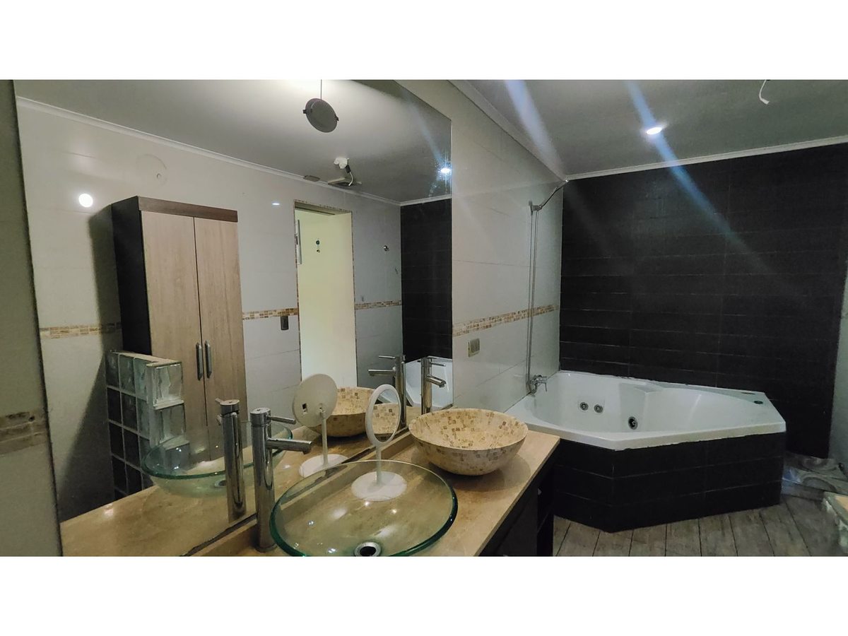 Baño con Jacuzzi