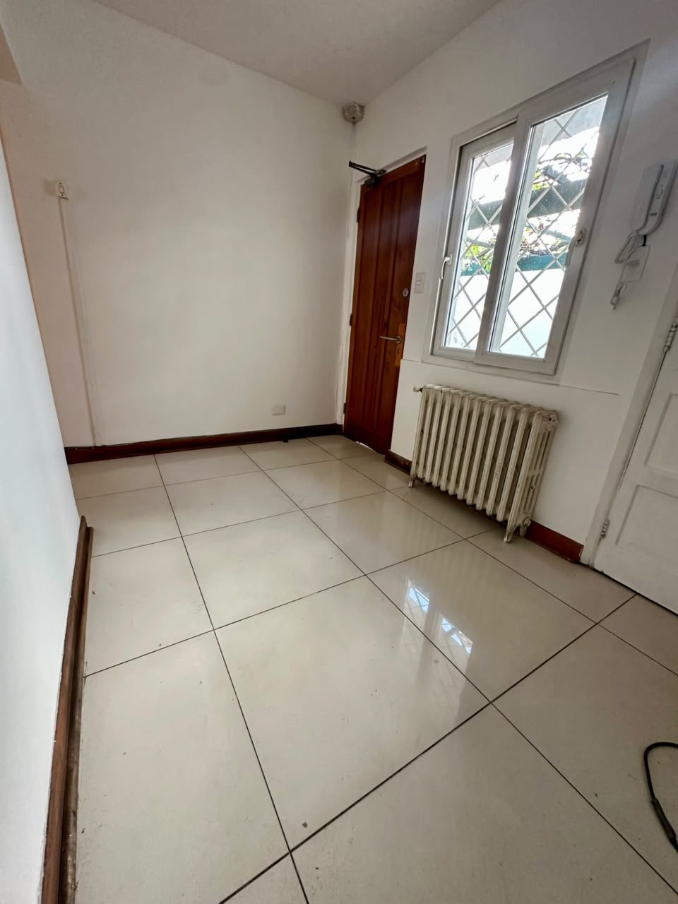HALL DISTRIBUCION