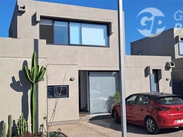Venta / Casa / Padre Hurtado
