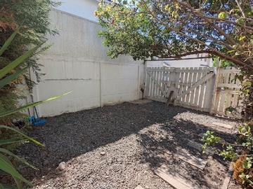 04.- Estacionamiento interno hacia afuera.