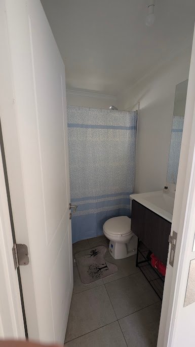 17.- Baño secundario.