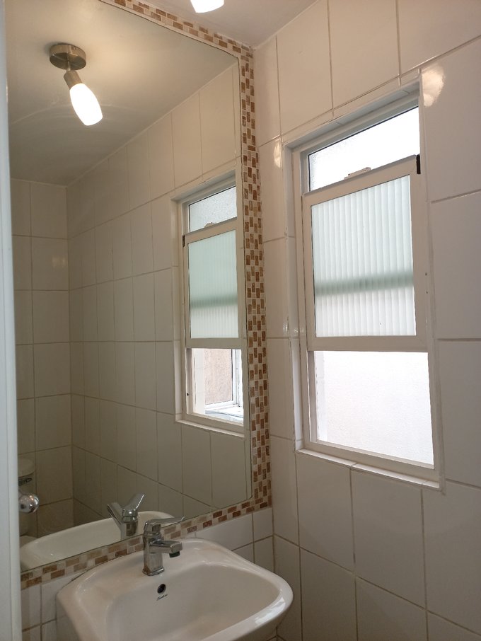 Baño visita