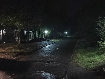 Pasaje área común de noche