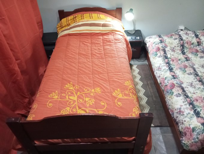 Dormitorio de abajo con closet