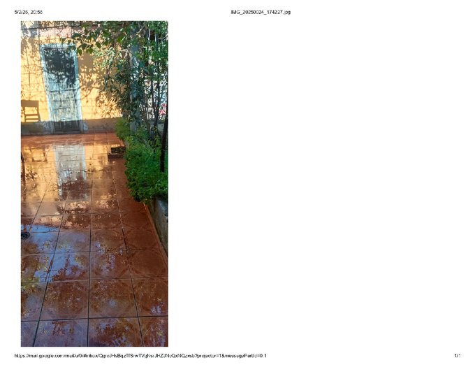 Patio interior con parrón