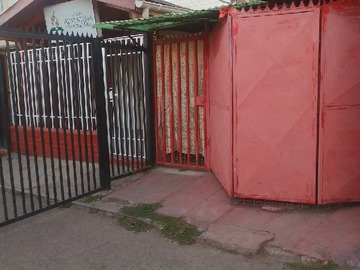 Frente propiedad. Estacionamiento